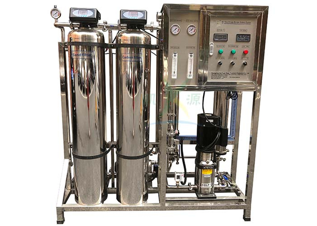 500LPH RO Plant CE ISO معدات تنقية نظام التناضح العكسي للمياه آلة تصفية معالجة مياه الشرب الصناعية